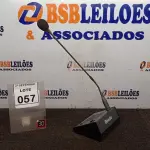 LOTE 057 - 01 MICROFONE DE MESA COM BASE. (NO ESTADO) ATENÇÃO! FAZER A VISITAÇÃO ANTES DE ARREMATAR, NÃO SABEMOS SE FUNCIONA, LEILÃO NÃO TEM GARANTIA E NEM DEVOLUÇÃO, SUJEITO A POSSÍVEIS AVARIAS VISÍVEIS/OCULTAS E/OU AUSÊNCIA DE COMPONENTES.