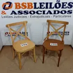 LOTE 109 - 02  CADEIRAS DE MADEIRA (NO ESTADO, NÃO SABEMOS SE FUNCIONA. LEILÃO NÃO TEM GARANTIA E NEM DEVOLUÇÃO, SUJEITO A POSSÍVEIS AVARIAS VISÍVEIS/OCULTAS E/OU AUSÊNCIA DE COMPONENTES)