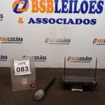 LOTE 083 - 01 MICROFONE COM RECEPTOR. (NO ESTADO) ATENÇÃO! FAZER A VISITAÇÃO ANTES DE ARREMATAR, NÃO SABEMOS SE FUNCIONA, LEILÃO NÃO TEM GARANTIA E NEM DEVOLUÇÃO, SUJEITO A POSSÍVEIS AVARIAS VISÍVEIS/OCULTAS E/OU AUSÊNCIA DE COMPONENTES.