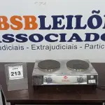 LOTE 213 - 01 FOGÃO ELÉTRICO TOPÁZIO 2 BOCAS 220V.  (NO ESTADO EM QUE SE ENCONTRA. SUJEITO A AVARIAS OCULTAS/VISÍVEIS.) BH1659L