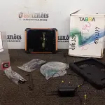 LOTE 092 - 01 TABLET QAV 801 8GB MARCA TABRA. (NO ESTADO) ATENÇÃO! FAZER A VISITAÇÃO ANTES DE ARREMATAR, NÃO SABEMOS SE FUNCIONA, LEILÃO NÃO TEM GARANTIA E NEM DEVOLUÇÃO, SUJEITO A POSSÍVEIS AVARIAS VISÍVEIS/OCULTAS E/OU AUSÊNCIA DE COMPONENTES.