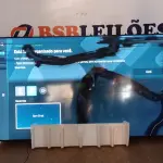 LOTE 067 - 01 SMART TV LED 85" 4K WI-FI CRYSTAL UHD 85BU8000 SAMSUNG (NO ESTADO, NÃO SABEMOS SE FUNCIONA. LEILÃO NÃO TEM GARANTIA E NEM DEVOLUÇÃO, SUJEITO A POSSÍVEIS AVARIAS VISÍVEIS/OCULTAS E/OU AUSÊNCIA DE COMPONENTES)