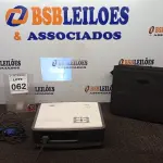 LOTE 062 - 01 PROJETOR MARCA BENQ COM CABOS E BOLSA. (NO ESTADO) ATENÇÃO! FAZER A VISITAÇÃO ANTES DE ARREMATAR, NÃO SABEMOS SE FUNCIONA, LEILÃO NÃO TEM GARANTIA E NEM DEVOLUÇÃO, SUJEITO A POSSÍVEIS AVARIAS VISÍVEIS/OCULTAS E/OU AUSÊNCIA DE COMPONENTES.