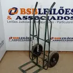 LOTE 064 - 01 CARRINHO PARA CARGA KG PNEU COM CÂMARA (NO ESTADO, NÃO SABEMOS SE FUNCIONA. LEILÃO NÃO TEM GARANTIA E NEM DEVOLUÇÃO, SUJEITO A POSSÍVEIS AVARIAS VISÍVEIS/OCULTAS E/OU AUSÊNCIA DE COMPONENTES)