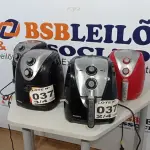 LOTE 037 - 04  FRITADEIRAS SEM ÓLEO AIR FRYER 5LITROS, MONDIAL 110V (NO ESTADO, NÃO SABEMOS SE FUNCIONA. LEILÃO NÃO TEM GARANTIA E NEM DEVOLUÇÃO, SUJEITO A POSSÍVEIS AVARIAS VISÍVEIS/OCULTAS E/OU AUSÊNCIA DE COMPONENTES)