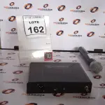 LOTE 162 - 01 MICROFONE COM RECEPTOR. (NO ESTADO) ATENÇÃO! FAZER A VISITAÇÃO ANTES DE ARREMATAR, NÃO SABEMOS SE FUNCIONA, LEILÃO NÃO TEM GARANTIA E NEM DEVOLUÇÃO, SUJEITO A POSSÍVEIS AVARIAS VISÍVEIS/OCULTAS E/OU AUSÊNCIA DE COMPONENTES.