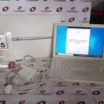 LOTE 165 - 01 MACBOOK AIR COM CARREGADOR. (NO ESTADO) ATENÇÃO! FAZER A VISITAÇÃO ANTES DE ARREMATAR, NÃO SABEMOS SE FUNCIONA, LEILÃO NÃO TEM GARANTIA E NEM DEVOLUÇÃO, SUJEITO A POSSÍVEIS AVARIAS VISÍVEIS/OCULTAS E/OU AUSÊNCIA DE COMPONENTES.