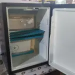 01 FRIGOBAR 220V MARCA ELECTROLUX. (NO ESTADO) ATENÇÃO! FAZER A VISITAÇÃO ANTES DE ARREMATAR, NÃO SABEMOS SE FUNCIONA, LEILÃO NÃO TEM GARANTIA E NEM DEVOLUÇÃO, SUJEITO A POSSÍVEIS AVARIAS VISÍVEIS/OCULTAS E/OU AUSÊNCIA DE COMPONENTES.