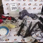 01 ESCOVA DE CABELO ELÉTRICA, 01 MASSAGEADOR, 03 SECADORES DE CABELO E 04 CHAPINHAS DE CABELO. (NO ESTADO) ATENÇÃO! FAZER A VISITAÇÃO ANTES DE ARREMATAR, NÃO SABEMOS SE FUNCIONA, LEILÃO NÃO TEM GARANTIA E NEM DEVOLUÇÃO, SUJEITO A POSSÍVEIS AVARIAS VISÍVEIS/OCULTAS E/OU AUSÊNCIA DE COMPONENTES.