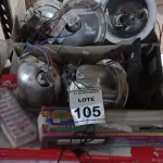 01 LOTE COM VÁRIAS LUMINÁRIAS MARCAS E MODELOS DIVERSOS. (NO ESTADO) ATENÇÃO! FAZER A VISITAÇÃO ANTES DE ARREMATAR, NÃO SABEMOS SE FUNCIONA, LEILÃO NÃO TEM GARANTIA E NEM DEVOLUÇÃO, SUJEITO A POSSÍVEIS AVARIAS VISÍVEIS/OCULTAS E/OU AUSÊNCIA DE COMPONENTES.