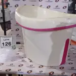 01 BANHEIRA DE BEBÊ. (NO ESTADO) ATENÇÃO! FAZER A VISITAÇÃO ANTES DE ARREMATAR, NÃO SABEMOS SE FUNCIONA, LEILÃO NÃO TEM GARANTIA E NEM DEVOLUÇÃO, SUJEITO A POSSÍVEIS AVARIAS VISÍVEIS/OCULTAS E/OU AUSÊNCIA DE COMPONENTES.