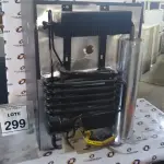 01 FRIGOBAR 220V MARCA ELECTROLUX. (NO ESTADO) ATENÇÃO! FAZER A VISITAÇÃO ANTES DE ARREMATAR, NÃO SABEMOS SE FUNCIONA, LEILÃO NÃO TEM GARANTIA E NEM DEVOLUÇÃO, SUJEITO A POSSÍVEIS AVARIAS VISÍVEIS/OCULTAS E/OU AUSÊNCIA DE COMPONENTES.