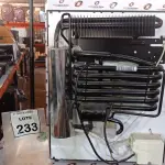 01 FRIGOBAR 220V MARCA DOMETIC. (NO ESTADO) ATENÇÃO! FAZER A VISITAÇÃO ANTES DE ARREMATAR, NÃO SABEMOS SE FUNCIONA, LEILÃO NÃO TEM GARANTIA E NEM DEVOLUÇÃO, SUJEITO A POSSÍVEIS AVARIAS VISÍVEIS/OCULTAS E/OU AUSÊNCIA DE COMPONENTES.
