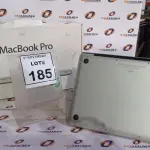 01 MACBOOK PRO. (NO ESTADO) ATENÇÃO! FAZER A VISITAÇÃO ANTES DE ARREMATAR, NÃO SABEMOS SE FUNCIONA, LEILÃO NÃO TEM GARANTIA E NEM DEVOLUÇÃO, SUJEITO A POSSÍVEIS AVARIAS VISÍVEIS/OCULTAS E/OU AUSÊNCIA DE COMPONENTES.