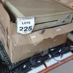 01 GAVETA DE DINHEIRO E 01 CAIXA COM GRANDE QUANTIDADE DE TECLADOS DE PC. (NO ESTADO) ATENÇÃO! FAZER A VISITAÇÃO ANTES DE ARREMATAR, NÃO SABEMOS SE FUNCIONA, LEILÃO NÃO TEM GARANTIA E NEM DEVOLUÇÃO, SUJEITO A POSSÍVEIS AVARIAS VISÍVEIS/OCULTAS E/OU AUSÊNCIA DE COMPONENTES.