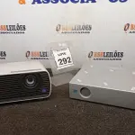 02 PROJETORES MARCA SONY. (NO ESTADO) ATENÇÃO! FAZER A VISITAÇÃO ANTES DE ARREMATAR, NÃO SABEMOS SE FUNCIONA, LEILÃO NÃO TEM GARANTIA E NEM DEVOLUÇÃO, SUJEITO A POSSÍVEIS AVARIAS VISÍVEIS/OCULTAS E/OU AUSÊNCIA DE COMPONENTES.