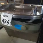 01 BEBEDOURO DE PAREDE. (NO ESTADO) ATENÇÃO! FAZER A VISITAÇÃO ANTES DE ARREMATAR, NÃO SABEMOS SE FUNCIONA, LEILÃO NÃO TEM GARANTIA E NEM DEVOLUÇÃO, SUJEITO A POSSÍVEIS AVARIAS VISÍVEIS/OCULTAS E/OU AUSÊNCIA DE COMPONENTES.