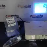 01 PROJETOR MARCA SANYO COM CABOS. (NO ESTADO) ATENÇÃO! FAZER A VISITAÇÃO ANTES DE ARREMATAR, NÃO SABEMOS SE FUNCIONA, LEILÃO NÃO TEM GARANTIA E NEM DEVOLUÇÃO, SUJEITO A POSSÍVEIS AVARIAS VISÍVEIS/OCULTAS E/OU AUSÊNCIA DE COMPONENTES.