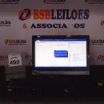 01 ALL IN ONE V20 INTEL HD 500GB TECLADO E MOUSE MARCA AOC. (NO ESTADO) ATENÇÃO! FAZER A VISITAÇÃO ANTES DE ARREMATAR, NÃO SABEMOS SE FUNCIONA, LEILÃO NÃO TEM GARANTIA E NEM DEVOLUÇÃO, SUJEITO A POSSÍVEIS AVARIAS VISÍVEIS/OCULTAS E/OU AUSÊNCIA DE COMPONENTES.