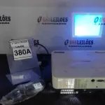 01 PROJETOR MARCA SANYO COM CABOS. (NO ESTADO) ATENÇÃO! FAZER A VISITAÇÃO ANTES DE ARREMATAR, NÃO SABEMOS SE FUNCIONA, LEILÃO NÃO TEM GARANTIA E NEM DEVOLUÇÃO, SUJEITO A POSSÍVEIS AVARIAS VISÍVEIS/OCULTAS E/OU AUSÊNCIA DE COMPONENTES.