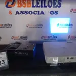 02 PROJETORES MARCAS SANYO E BENQ. (NO ESTADO) ATENÇÃO! FAZER A VISITAÇÃO ANTES DE ARREMATAR, NÃO SABEMOS SE FUNCIONA, LEILÃO NÃO TEM GARANTIA E NEM DEVOLUÇÃO, SUJEITO A POSSÍVEIS AVARIAS VISÍVEIS/OCULTAS E/OU AUSÊNCIA DE COMPONENTES.