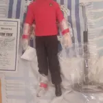 01 BONECO DE COLEÇÃO HAMILTON RJ ERNST STAR TREK SULU DOLL 1988 MIB. (NO ESTADO) ATENÇÃO! FAZER A VISITAÇÃO ANTES DE ARREMATAR, NÃO SABEMOS SE FUNCIONA, LEILÃO NÃO TEM GARANTIA E NEM DEVOLUÇÃO, SUJEITO A POSSÍVEIS AVARIAS VISÍVEIS/OCULTAS E/OU AUSÊNCIA DE COMPONENTES.