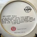 01 PRATO COLECIONÁVEL VINTAGE - KNOWLES 1981 "DIA DAS MÃES" NORMAN ROCKWELL EDIÇÃO LIMITADA NEWELL W. VIRGINIAPRATO VINTAGE DE COLECIONADOR, DESENHO PEÇA PRODUZIDO NOS ESTADOS UNIDOS DE CERÂMICA DE ALTA QUALIDADE COM 21 CM DE DIÂMETRO , ESTE PRATO É PERFEITO PARA COLECIONADORES DE ITENS COM TEMÁTICA CIRCENSE E PARA AQUELES QUE APRECIAM A ARTE DE PEÇAS VINTAGE. COM CAIXA E DOCUMENTO DE AUTENTICIDADE ORIGINAL. ITEM COMPRADO EM GARAGEM DE ANTIGUIDADES NOS EUA.SUPORTE PARA PRATO NÃO INCLUÍDO NESTA VENDA. (NO ESTADO) ATENÇÃO! FAZER A VISITAÇÃO ANTES DE ARREMATAR, NÃO SABEMOS SE FUNCIONA, LEILÃO NÃO TEM GARANTIA E NEM DEVOLUÇÃO, SUJEITO A POSSÍVEIS AVARIAS VISÍVEIS/OCULTAS E/OU AUSÊNCIA DE COMPONENTES.