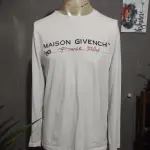 01 CAMISA MANGA LONGA GIVENCHY. TAMANHO MÉDIO. (NO ESTADO) ATENÇÃO! FAZER A VISITAÇÃO ANTES DE ARREMATAR, NÃO SABEMOS SE FUNCIONA, LEILÃO NÃO TEM GARANTIA E NEM DEVOLUÇÃO, SUJEITO A POSSÍVEIS AVARIAS VISÍVEIS/OCULTAS E/OU AUSÊNCIA DE COMPONENTES.