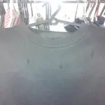 01 BLUSA ORIGINAL GIVENCHY PARIS "MODEL DE MODA COM FUROS" TAMANHO M. (NO ESTADO) ATENÇÃO! FAZER A VISITAÇÃO ANTES DE ARREMATAR, NÃO SABEMOS SE FUNCIONA, LEILÃO NÃO TEM GARANTIA E NEM DEVOLUÇÃO, SUJEITO A POSSÍVEIS AVARIAS VISÍVEIS/OCULTAS E/OU AUSÊNCIA DE COMPONENTES.