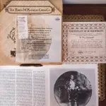 01 ADORADO PRATO DE COLECIONADOR INTITULADO "UM ENIGMA" É UM PRATO DE COLECIONADOR DE EDIÇÃO LIMITADA DA SÉRIE  "THE KING AND" "EM PORTUGUES O REI E EU", DE KNOWLES.PINTADO À MÃO POR WILLIAM CHAMBERS. VENDIDO APENAS POR 150 DIAS E LOGO FOI ENCERRADA AS VENDAS NOS EUA.COM NOTA DE COMPRA DATADA EM 27/07/1984 EM 1980.O PRATO MEDE APROXIMADAMENTE 21 CM E ESTÁ EM EXCELENTE ESTADO.NÚMERO DO PRATO: 19725G.COM CAIXA E CERTIFICADO, MANTIDO EM CASA LIVRE DE FUMO.PEÇA COMPRADA EM GARAGEM DE ANTIGUIDADES NOS EUA. “SUPORTE PARA PRATO NÃO INCLUÍDO NESTA VENDA.”ITEM COMPRADO EM GARAGENS DE ANTIGUIDADES NOS EUA. (NO ESTADO) ATENÇÃO! FAZER A VISITAÇÃO ANTES DE ARREMATAR, NÃO SABEMOS SE FUNCIONA, LEILÃO NÃO TEM GARANTIA E NEM DEVOLUÇÃO, SUJEITO A POSSÍVEIS AVARIAS VISÍVEIS/OCULTAS E/OU AUSÊNCIA DE COMPONENTES.