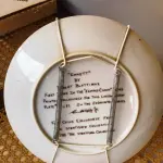 01 PRATO DE COLECIONADOR EMMETT POR ROBERT BLOTTIAUX,PRIMEIRA EDIÇÃO DA ''SÉRIE PALHAÇO FAMOSO''PINTADO EXCLUSIVAMENTE PARA ESTA PLACA DE EDIÇÃO LIMITADA Nº 1682 VEJA NAS FOTOS PREÇOS DELE EM OUTROS PAISES PRATOS MUITOS RAROS VEM EM SUA CAIXA ORIGINAL COM CERTIFICADO ORIGINAL DE AUTENTICIDADE E DOCUMENTAÇÃO. ITEM COMPRADO EM GARAGENS DE ANTIGUIDADES NOS EUA. (NO ESTADO) ATENÇÃO! FAZER A VISITAÇÃO ANTES DE ARREMATAR, NÃO SABEMOS SE FUNCIONA, LEILÃO NÃO TEM GARANTIA E NEM DEVOLUÇÃO, SUJEITO A POSSÍVEIS AVARIAS VISÍVEIS/OCULTAS E/OU AUSÊNCIA DE COMPONENTES.