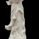 01 ESTÁTUA DE PORCELANA CHINESA BLANC DE CHINE VINTAGE 1900-1940 19 CM DE ALT. COMPRADA EM GARAGEM DOS EUA SUPER CONSERVADA PEÇA GUARDADA A ANOS. (NO ESTADO) ATENÇÃO! FAZER A VISITAÇÃO ANTES DE ARREMATAR, NÃO SABEMOS SE FUNCIONA, LEILÃO NÃO TEM GARANTIA E NEM DEVOLUÇÃO, SUJEITO A POSSÍVEIS AVARIAS VISÍVEIS/OCULTAS E/OU AUSÊNCIA DE COMPONENTES.