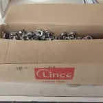 01 CAIXA COM MONTANTES BICOS DE TORNEIRAS DE ½. (NO ESTADO) ATENÇÃO! FAZER A VISITAÇÃO ANTES DE ARREMATAR, NÃO SABEMOS SE FUNCIONA, LEILÃO NÃO TEM GARANTIA E NEM DEVOLUÇÃO, SUJEITO A POSSÍVEIS AVARIAS VISÍVEIS/OCULTAS E/OU AUSÊNCIA DE COMPONENTES.