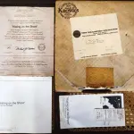 01 PRATO DE COLECIONADOR NORMAN ROCKWELL "ESPERANDO NA PRAIA" PRATO KNOWLES COM CERTIFICADO DE APROVAÇÃO (CA) CAIXA.PRATO COLECIONÁVEL DA ROCKWELL SOCIETY & KNOWLES CHINA. A IMAGEM CHAMA-SE "ESPERANDO NA PRAIA" E FOI CRIADA PELO ARTISTA NORMAN ROCKWELL. ESTE PRATO É O SEGUNDO DA COLEÇÃO ROCKWELL REDISCOVERED WOMEN. NÚMERO DO PRATO: 17577V, DA EDIÇÃO LIMITADA A 100 DIAS DE QUEIMA EM 1982. CERTIFICADO COMO UM "VERDADEIRO CLÁSSICO ROCKWELL" PELA ROCKWELL SOCIETY OF AMERICA.ESTE PRATO ESTÁ EM EXCELENTES CONDIÇÕES DE USO. ACOMPANHA A CAIXA ORIGINAL, CERTIFICADO DE APROVAÇÃO (CA) E ENCARTES. PRATO DE COLECIONADOR. APROXIMADAMENTE 21 CM DE DIÂMETRO.COMPRADAS EM LOJAS DE ANTIGUIDADES DOS EUA.O SUPORTE DO PRATO NÃO ESTÁ INCLUÍDO. (NO ESTADO) ATENÇÃO! FAZER A VISITAÇÃO ANTES DE ARREMATAR, NÃO SABEMOS SE FUNCIONA, LEILÃO NÃO TEM GARANTIA E NEM DEVOLUÇÃO, SUJEITO A POSSÍVEIS AVARIAS VISÍVEIS/OCULTAS E/OU AUSÊNCIA DE COMPONENTES.