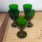 01  LOTE COM BELÍSSIMAS TAÇAS DE PÉ ALTAS PARA VINHO, IMPORTADAS EXECUTADAS LOTE COM 5 TAÇAS NA TONALIDADE VERDE ESMERALDA 10 CM X 6,5 CM. (NO ESTADO) ATENÇÃO! FAZER A VISITAÇÃO ANTES DE ARREMATAR, NÃO SABEMOS SE FUNCIONA, LEILÃO NÃO TEM GARANTIA E NEM DEVOLUÇÃO, SUJEITO A POSSÍVEIS AVARIAS VISÍVEIS/OCULTAS E/OU AUSÊNCIA DE COMPONENTES.