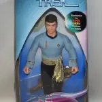 01 RARO STAR TREK DR LEONARD MCCOY KB TOYS EXCLUSIVE 1998 EDITION NOVO LACARDO NA CAIXA ITEM COMPRADO E GARAGENS DE ANTIGUIDADES NOS EUA. (NO ESTADO) ATENÇÃO! FAZER A VISITAÇÃO ANTES DE ARREMATAR, NÃO SABEMOS SE FUNCIONA, LEILÃO NÃO TEM GARANTIA E NEM DEVOLUÇÃO, SUJEITO A POSSÍVEIS AVARIAS VISÍVEIS/OCULTAS E/OU AUSÊNCIA DE COMPONENTES.
