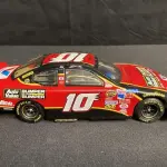 01 RARA MINIATURA EM METAL DIECAST NASCAR SCOTT RIGGS SUPER CONSERVADA PARECE NOVA, ITEM COMPRADO EM GAREGEM DE ANTIGUIDADES NOS EUA. ITEM DE COLEÇAO. (NO ESTADO) ATENÇÃO! FAZER A VISITAÇÃO ANTES DE ARREMATAR, NÃO SABEMOS SE FUNCIONA, LEILÃO NÃO TEM GARANTIA E NEM DEVOLUÇÃO, SUJEITO A POSSÍVEIS AVARIAS VISÍVEIS/OCULTAS E/OU AUSÊNCIA DE COMPONENTES.