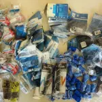 01 LOTE COM CANOS, JOELHOS REGISTROS,ADAPTADORES, FILTROS,BICOS PARA TORNEIRAS E VÁRIAS CONEXÕES