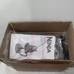 01 PROCESSADOR PERSONAL NINJA MODELO QB751Q SERIES VOLTAGEM 120V 60HZ 450 WATTS NOVO NUNCA USADO FUNCIONANDO.ITEM ORIGINAL COMPRADO EM LOJA NOS EUA. (NO ESTADO) ATENÇÃO! FAZER A VISITAÇÃO ANTES DE ARREMATAR, NÃO SABEMOS SE FUNCIONA, LEILÃO NÃO TEM GARANTIA E NEM DEVOLUÇÃO, SUJEITO A POSSÍVEIS AVARIAS VISÍVEIS/OCULTAS E/OU AUSÊNCIA DE COMPONENTES.