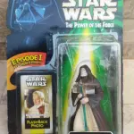 01 STAR WARS OBI-WAN KENOBI FIGURINE NOVA LRACADARA NA CAIXA COMPRADO EM GARAGEM DE ANTIGUIDADES NOS EUA. (NO ESTADO) ATENÇÃO! FAZER A VISITAÇÃO ANTES DE ARREMATAR, NÃO SABEMOS SE FUNCIONA, LEILÃO NÃO TEM GARANTIA E NEM DEVOLUÇÃO, SUJEITO A POSSÍVEIS AVARIAS VISÍVEIS/OCULTAS E/OU AUSÊNCIA DE COMPONENTES.