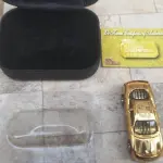 01 RARO CARRO COLECIONÁVEL DA NASCAR COM O 50º ANIVERSÁRIO EM EXPOSIÇÃO BILL ELLIOTT OURO 24K, ITEM COMPRADO EM GARAGENS DE ANTIGUIDADES NOS EUA. (NO ESTADO) ATENÇÃO! FAZER A VISITAÇÃO ANTES DE ARREMATAR, NÃO SABEMOS SE FUNCIONA, LEILÃO NÃO TEM GARANTIA E NEM DEVOLUÇÃO, SUJEITO A POSSÍVEIS AVARIAS VISÍVEIS/OCULTAS E/OU AUSÊNCIA DE COMPONENTES.