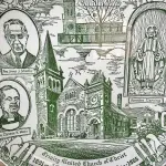 01 RARO E BELO PRATO VERDE SOBRE BRANCO, FEITO EM 1966 PARA CELEBRAR O 75º ANIVERSÁRIO DA IGREJA UNIDA DE CRISTO DA TRINDADE EM ALLENTOWN, CONDADO DE LEHIGH, PENSILVÂNIA. INFELIZMENTE, ACREDITO QUE A IGREJA UNIDA DE CRISTO DA TRINDADE FECHOU HÁ ALGUNS ANOS, DEVIDO AO ENCOLHIMENTO DA CONGREGAÇÃO. O CONTEXTO HISTÓRICO DA IGREJA ESTÁ NO VERSO DO PRATO. O PRATO FOI FEITO PELA KETTLESPRINGS KILNS, ALLIANCE, OHIO, E TEM 25 CM DE DIÂMETRO, CÓDIGO Nº 1532.O SUPORTE DO PRATO NÃO ESTÁ INCLUÍDO. (NO ESTADO) ATENÇÃO! FAZER A VISITAÇÃO ANTES DE ARREMATAR, NÃO SABEMOS SE FUNCIONA, LEILÃO NÃO TEM GARANTIA E NEM DEVOLUÇÃO, SUJEITO A POSSÍVEIS AVARIAS VISÍVEIS/OCULTAS E/OU AUSÊNCIA DE COMPONENTES.