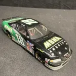 2000 JASON LEFFLER #18 ROOKIE MBNA PONTIAC GRAND PRIX 1/24 AÇÃO NASCAR DIECAST. (NO ESTADO) ATENÇÃO! FAZER A VISITAÇÃO ANTES DE ARREMATAR, NÃO SABEMOS SE FUNCIONA, LEILÃO NÃO TEM GARANTIA E NEM DEVOLUÇÃO, SUJEITO A POSSÍVEIS AVARIAS VISÍVEIS/OCULTAS E/OU AUSÊNCIA DE COMPONENTES.