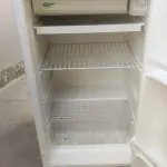 01 FRIGOBAR CÔNSUL FUNCIONANDO PERFEITAMENTE MODELO COMPACTO 120. 84 CM DE ALT,48 LARGURA,51 PROFUNDIDADE. (NO ESTADO) ATENÇÃO! FAZER A VISITAÇÃO ANTES DE ARREMATAR, NÃO SABEMOS SE FUNCIONA, LEILÃO NÃO TEM GARANTIA E NEM DEVOLUÇÃO, SUJEITO A POSSÍVEIS AVARIAS VISÍVEIS/OCULTAS E/OU AUSÊNCIA DE COMPONENTES.