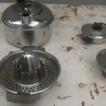 01 LOTE COM UTENSÍLIOS  DE CASA. (NO ESTADO) ATENÇÃO! FAZER A VISITAÇÃO ANTES DE ARREMATAR, NÃO SABEMOS SE FUNCIONA, LEILÃO NÃO TEM GARANTIA E NEM DEVOLUÇÃO, SUJEITO A POSSÍVEIS AVARIAS VISÍVEIS/OCULTAS E/OU AUSÊNCIA DE COMPONENTES.