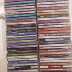 01 LOTE COM 424 CDS RAROS TRILHA SONORA DE NOVELAS RARA ENTRE OUTROS. (NO ESTADO) ATENÇÃO! FAZER A VISITAÇÃO ANTES DE ARREMATAR, NÃO SABEMOS SE FUNCIONA, LEILÃO NÃO TEM GARANTIA E NEM DEVOLUÇÃO, SUJEITO A POSSÍVEIS AVARIAS VISÍVEIS/OCULTAS E/OU AUSÊNCIA DE COMPONENTES.