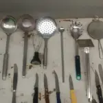 01 LOTE COM UTENSÍLIOS  DE CASA. (NO ESTADO) ATENÇÃO! FAZER A VISITAÇÃO ANTES DE ARREMATAR, NÃO SABEMOS SE FUNCIONA, LEILÃO NÃO TEM GARANTIA E NEM DEVOLUÇÃO, SUJEITO A POSSÍVEIS AVARIAS VISÍVEIS/OCULTAS E/OU AUSÊNCIA DE COMPONENTES.