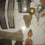 01 LOTE COM DIVERSOS ÍTENS ANTIGOS. (NO ESTADO) ATENÇÃO! FAZER A VISITAÇÃO ANTES DE ARREMATAR, NÃO SABEMOS SE FUNCIONA, LEILÃO NÃO TEM GARANTIA E NEM DEVOLUÇÃO, SUJEITO A POSSÍVEIS AVARIAS VISÍVEIS/OCULTAS E/OU AUSÊNCIA DE COMPONENTES.