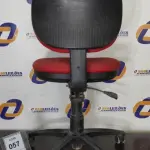 01 CADEIRA DE ESCRITÓRIO NA COR VERMELHA. (NO ESTADO EM QUE SE ENCONTRA. SUJEITO A AVARIAS OCULTAS/VISÍVEIS.)