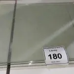 04 VIDROS DIVERSOS.  (NO ESTADO EM QUE SE ENCONTRA. SUJEITO A AVARIAS OCULTAS/VISÍVEIS.)